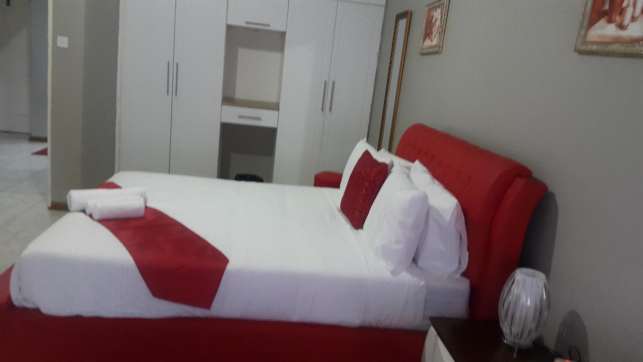 Tintech Bed & Breakfast Francistown Extérieur photo