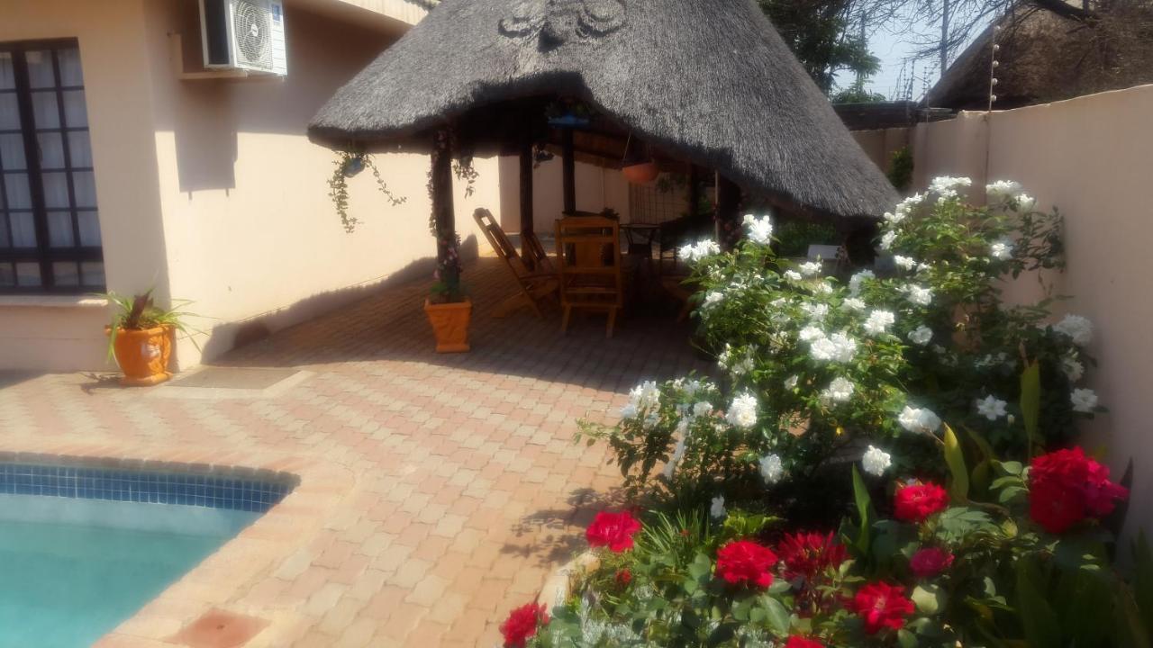 Tintech Bed & Breakfast Francistown Extérieur photo